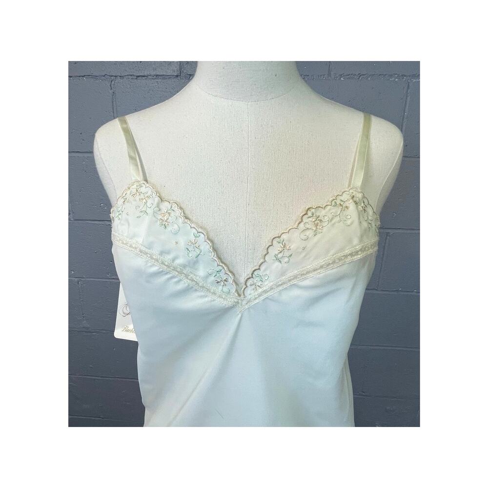 Vintage 1970s Deadstock Barbizon Embroidered Floral Camisole Crepe Remarque SM